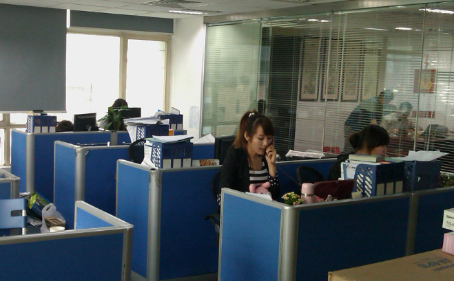仙桃市纤手造型理发店解析：洗剪吹技术标准与发型设计流程规范